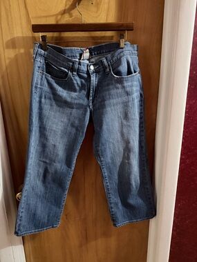 10 Lucky Brand Blue Denim crop Jeans with Red Tag